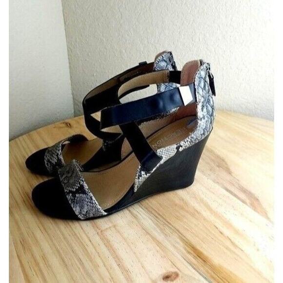 REACTION - Picture 6 of 14